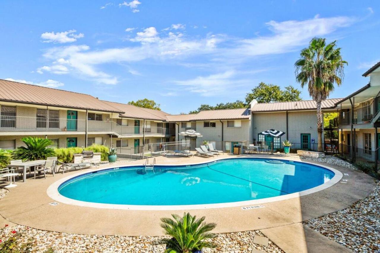 Nice Quiet Downtown Apt Pool Free Parking Austin Zewnętrze zdjęcie