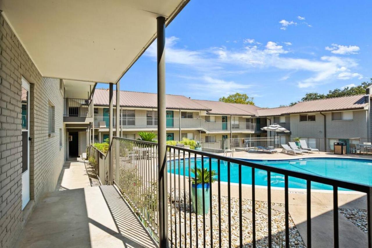 Nice Quiet Downtown Apt Pool Free Parking Austin Zewnętrze zdjęcie